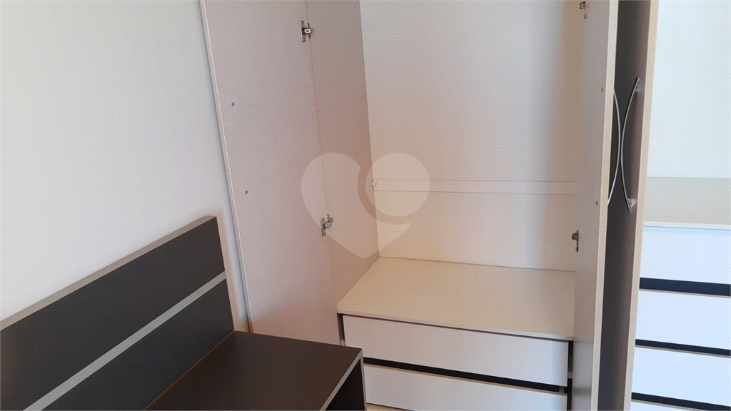 APARTAMENTO SEMI MOBILIADO