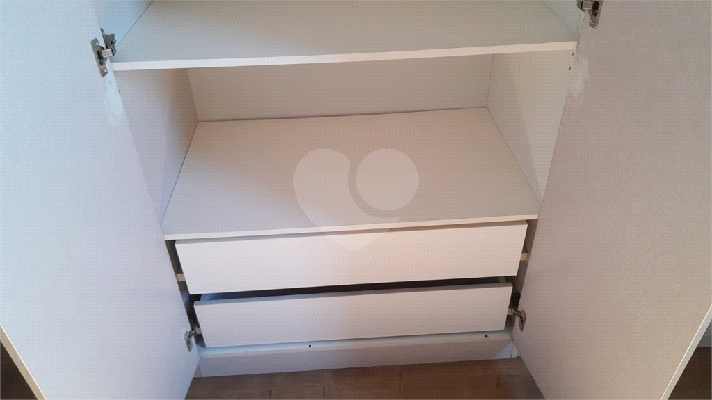 APARTAMENTO SEMI MOBILIADO