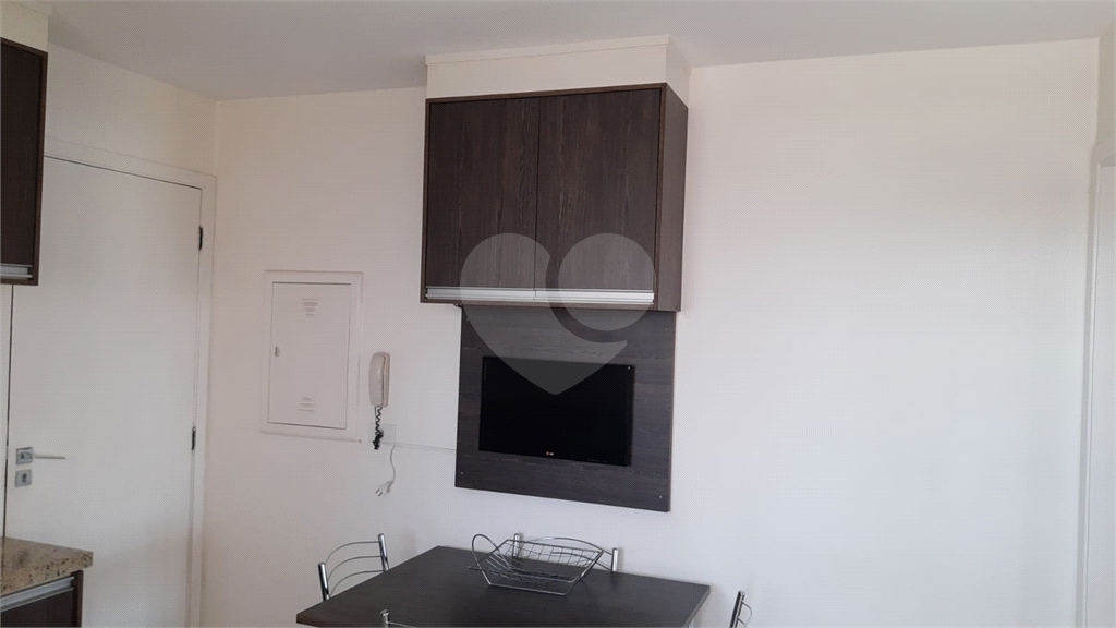 APARTAMENTO SEMI MOBILIADO