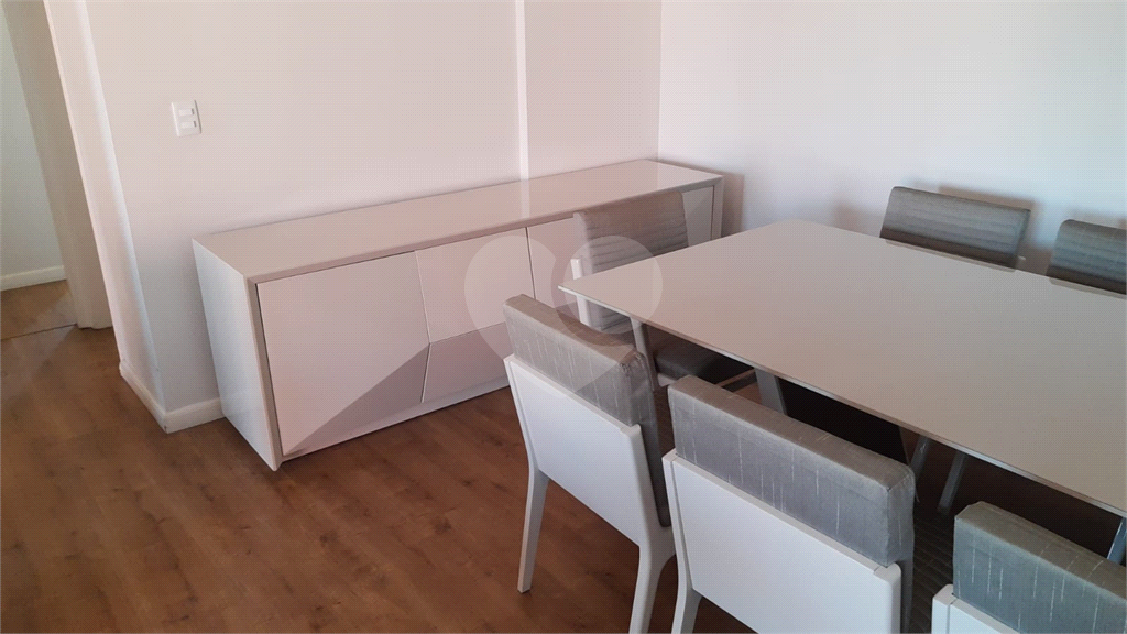 APARTAMENTO SEMI MOBILIADO