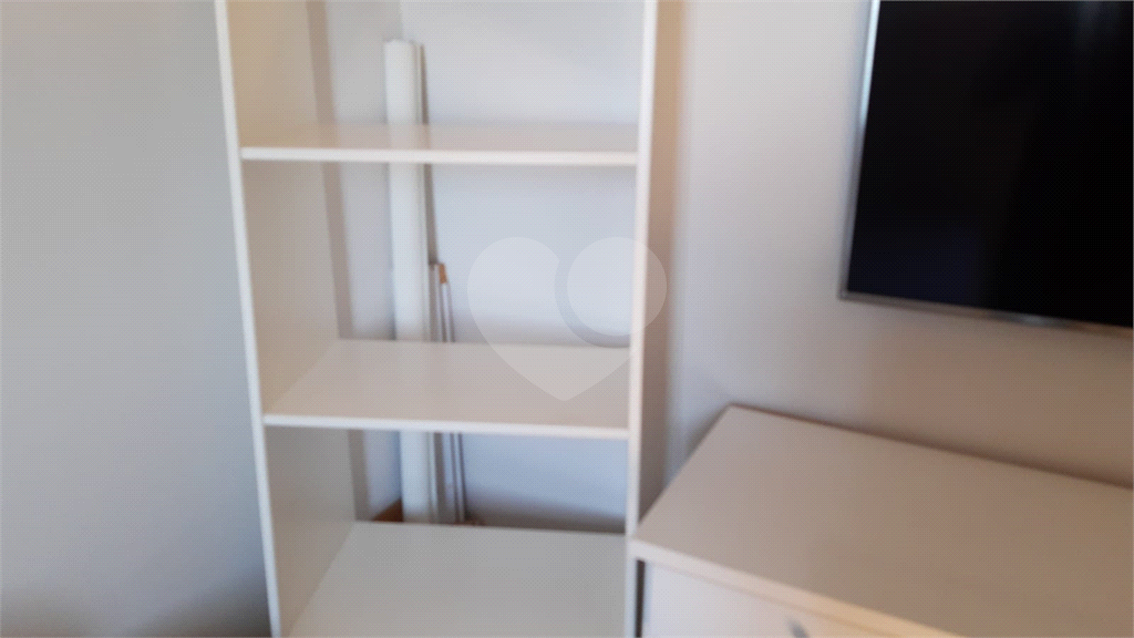 APARTAMENTO SEMI MOBILIADO