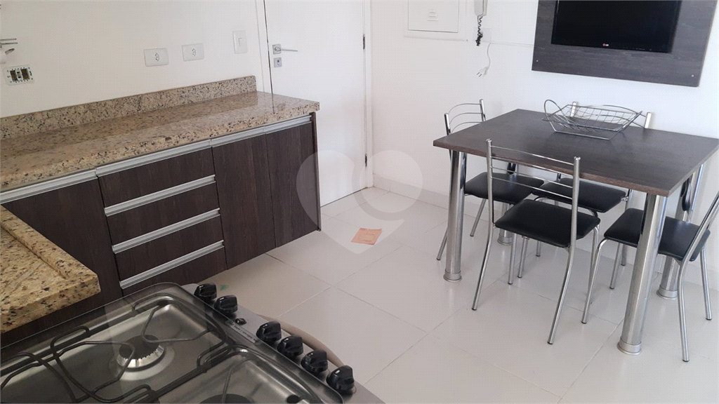 APARTAMENTO SEMI MOBILIADO