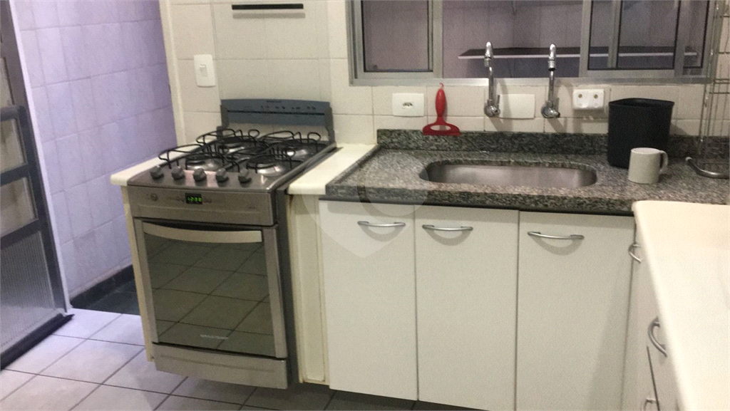 SOBRADO / CONDOMINIO FECHADO