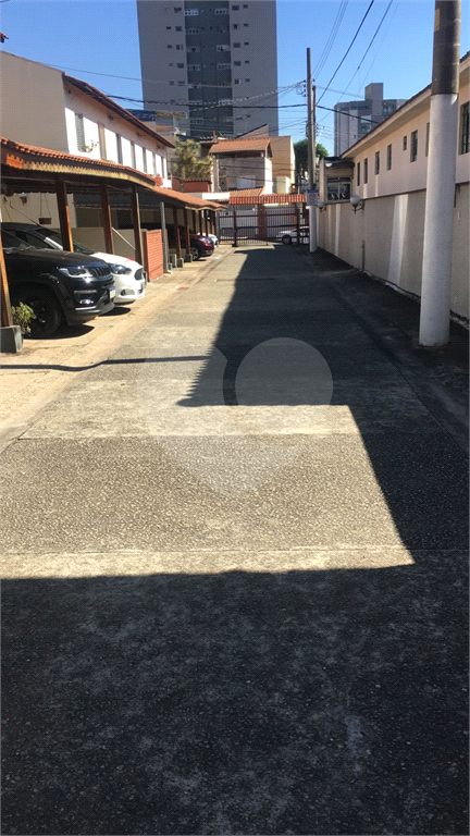 SOBRADO / CONDOMINIO FECHADO
