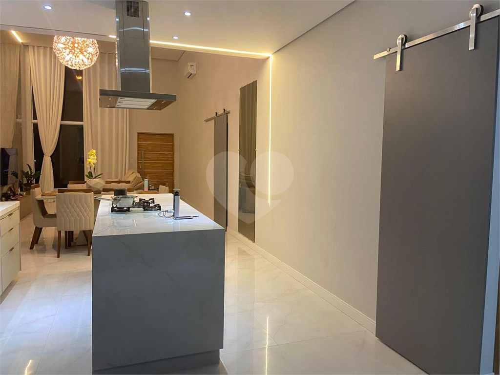 Casa à venda com 3 quartos, 220m² - Foto 4