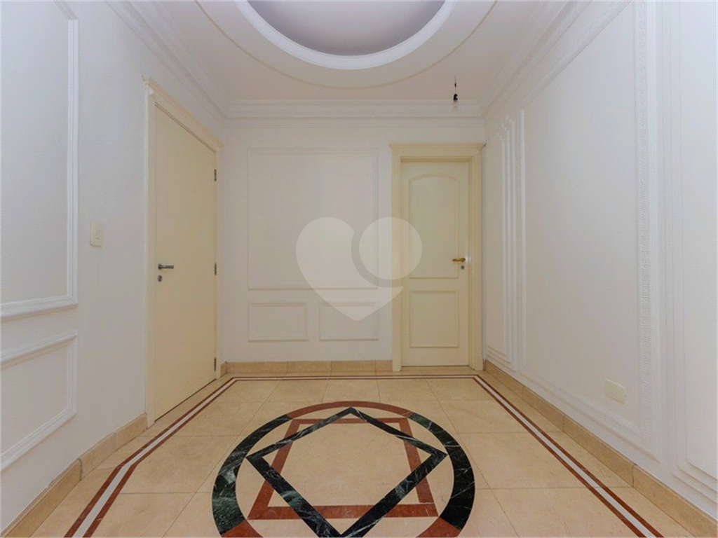 APARTAMENTO COM 4 SUÍTES E 4 VAGAS QUADRA DE TÊNIS À VENDA NA SAÚDE