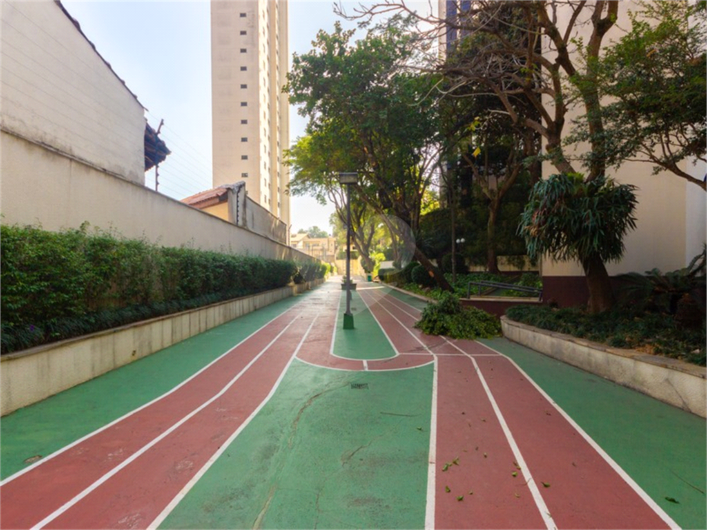 APARTAMENTO COM 4 SUÍTES E 4 VAGAS QUADRA DE TÊNIS À VENDA NA SAÚDE