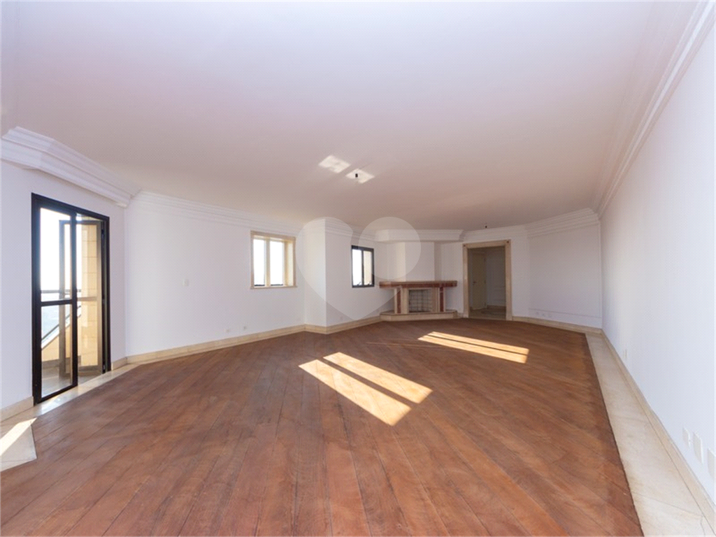 APARTAMENTO COM 4 SUÍTES E 4 VAGAS QUADRA DE TÊNIS À VENDA NA SAÚDE