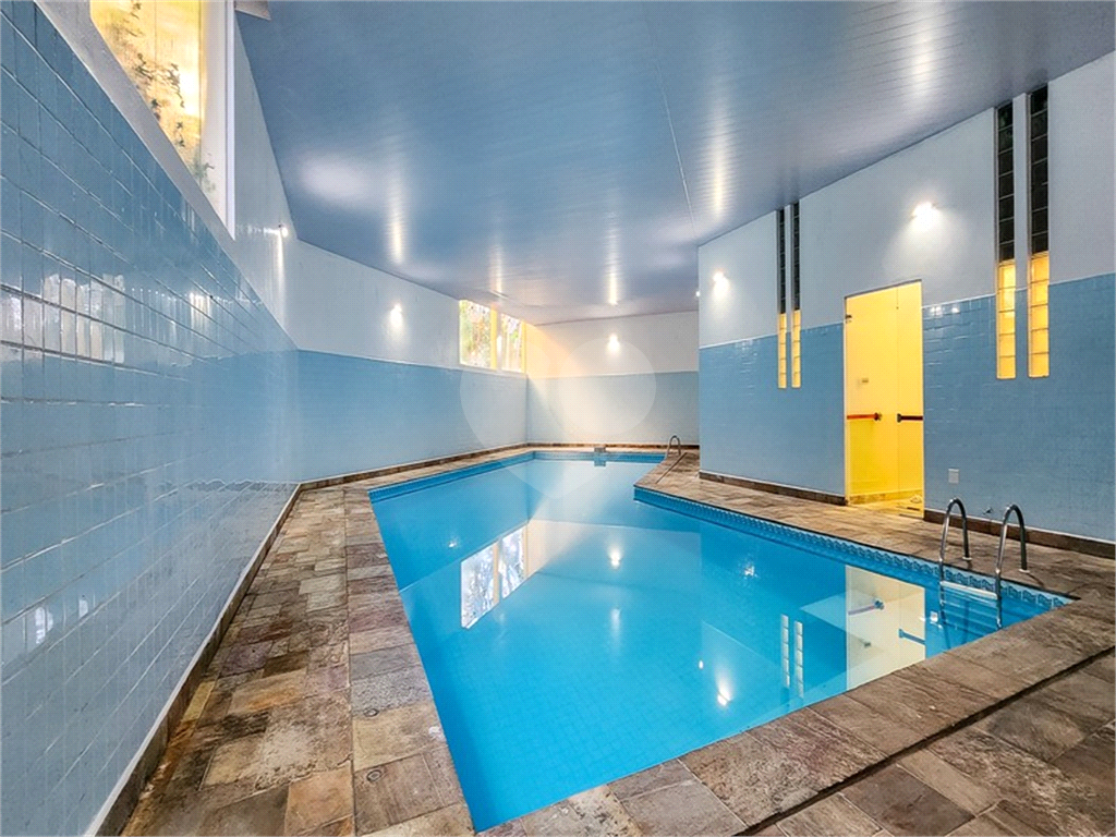 APARTAMENTO COM 4 SUÍTES E 4 VAGAS QUADRA DE TÊNIS À VENDA NA SAÚDE
