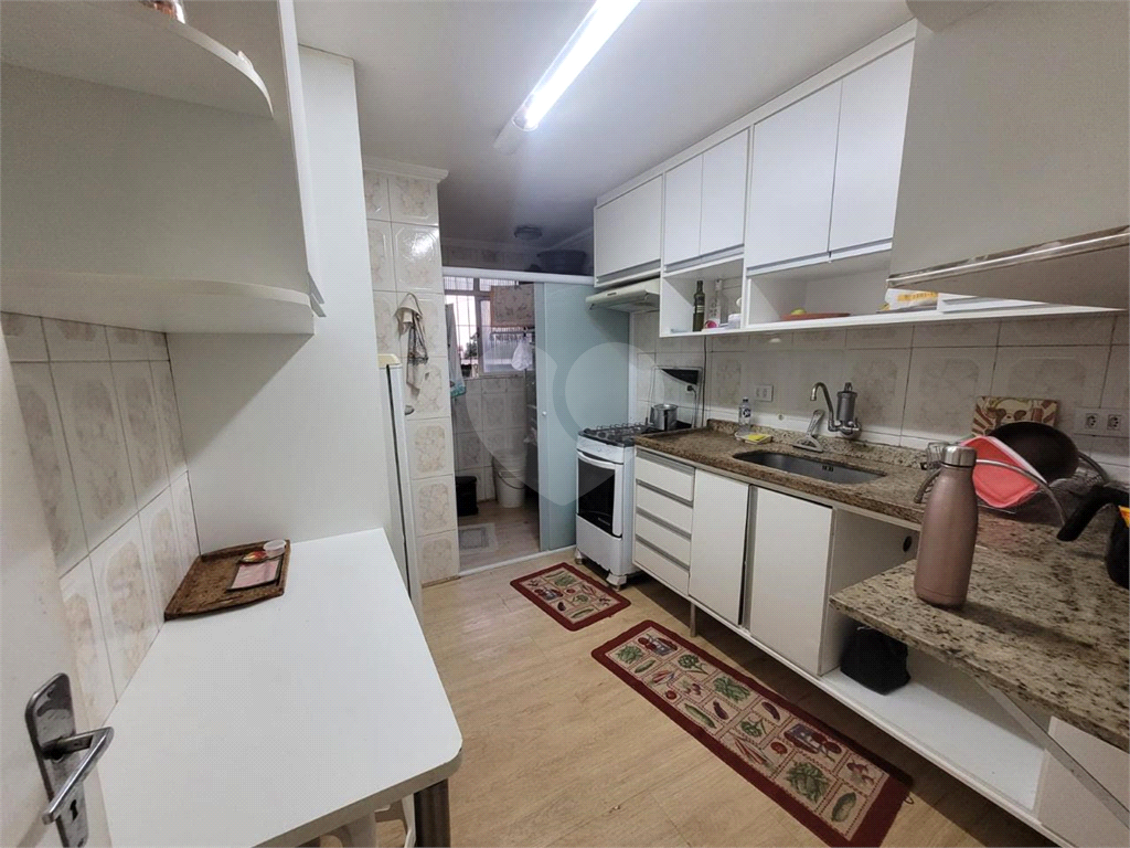 Apartamento à venda com 3 quartos, 69m² - Foto 2