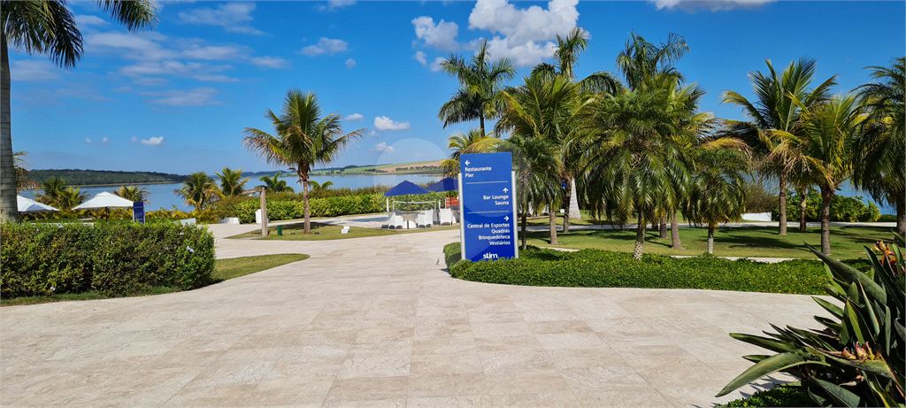 CONDOMÍNIO em RIVIERA DE SANTA CRISTINA II