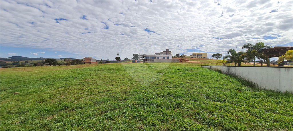 CONDOMÍNIO em RIVIERA DE SANTA CRISTINA II