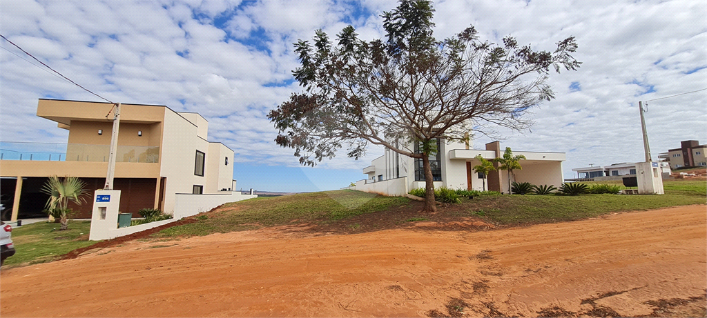 CONDOMÍNIO em RIVIERA DE SANTA CRISTINA II