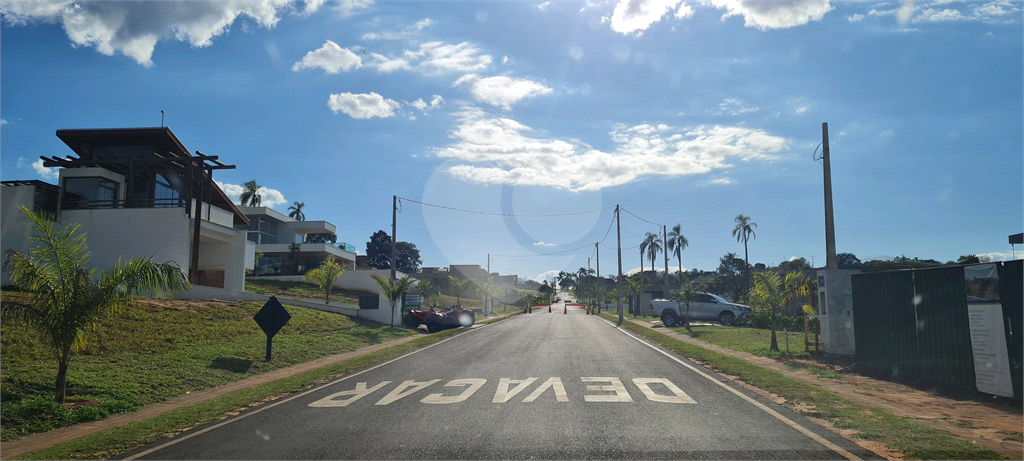 CONDOMÍNIO em RIVIERA DE SANTA CRISTINA II