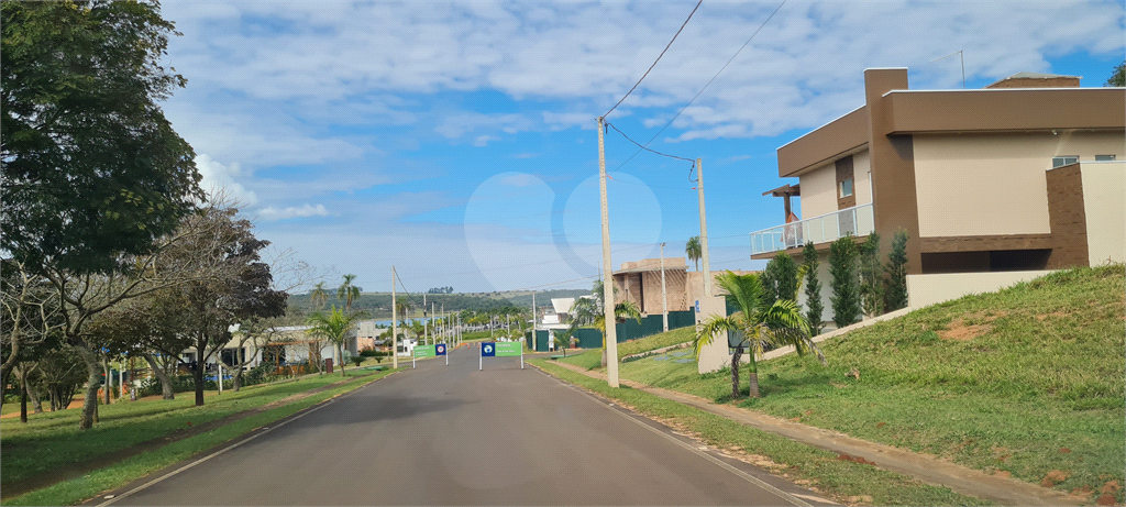 CONDOMÍNIO em RIVIERA DE SANTA CRISTINA II