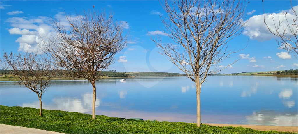CONDOMÍNIO em RIVIERA DE SANTA CRISTINA II