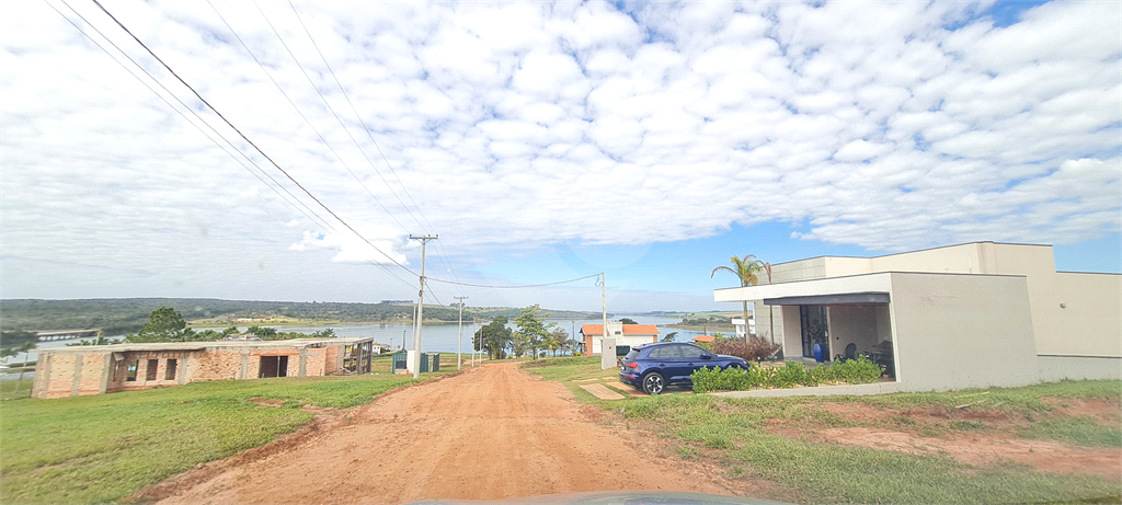 CONDOMÍNIO em RIVIERA DE SANTA CRISTINA II
