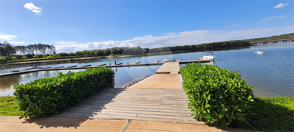 CONDOMÍNIO em RIVIERA DE SANTA CRISTINA II
