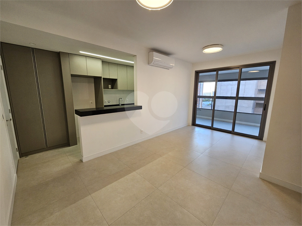Apartamento para alugar com 2 quartos, 87m² - Foto 33