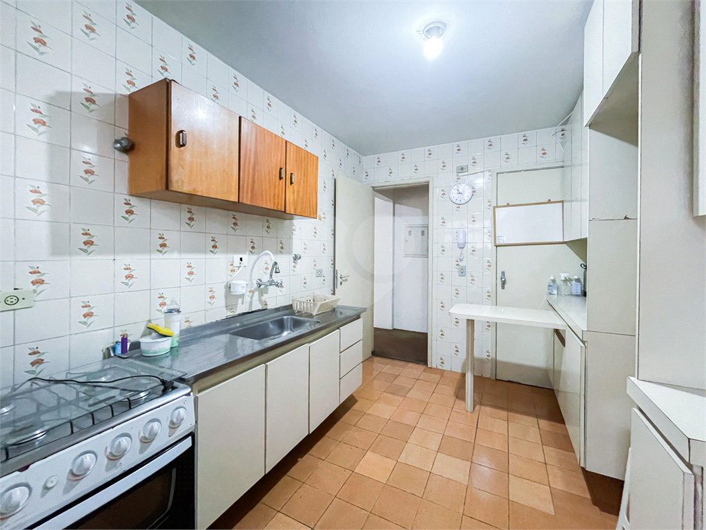 Apartamento - Pinheiros - 2 Quartos / Dormitórios - 2 Vagas - Venda / Compra