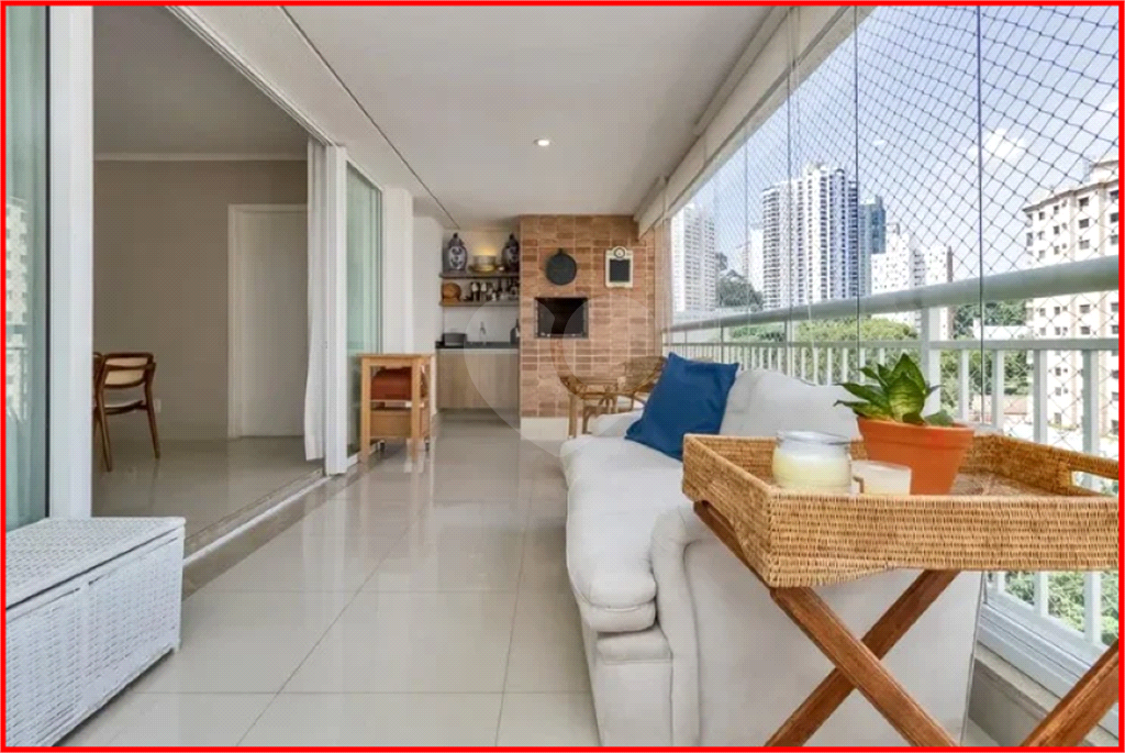 APARTAMENTO em MORUMBI