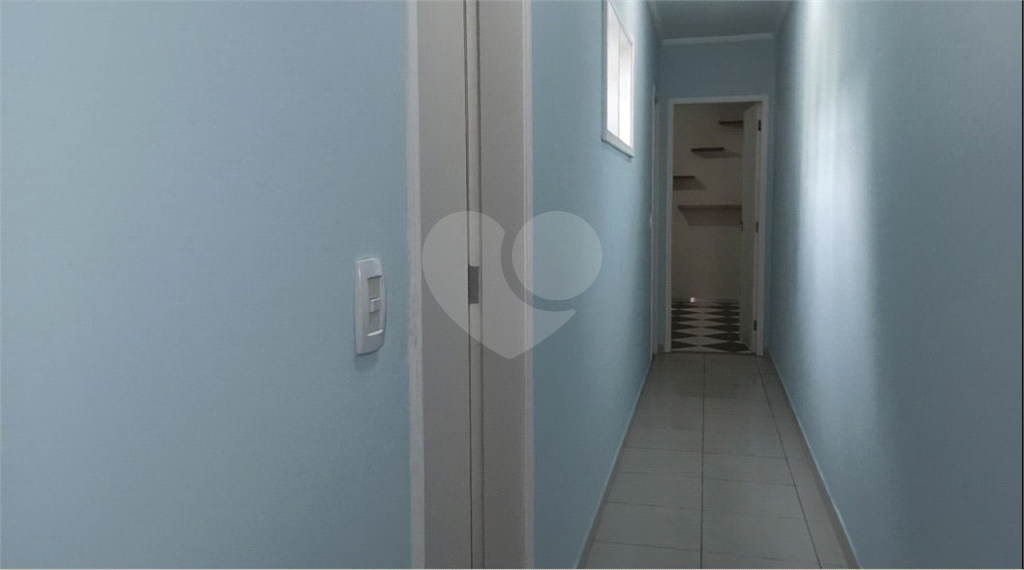 Sobrado de 2 andares, muito bem distribuído!