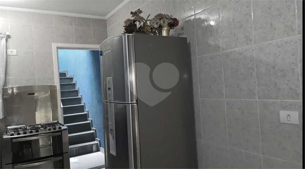 Sobrado de 2 andares, muito bem distribuído!