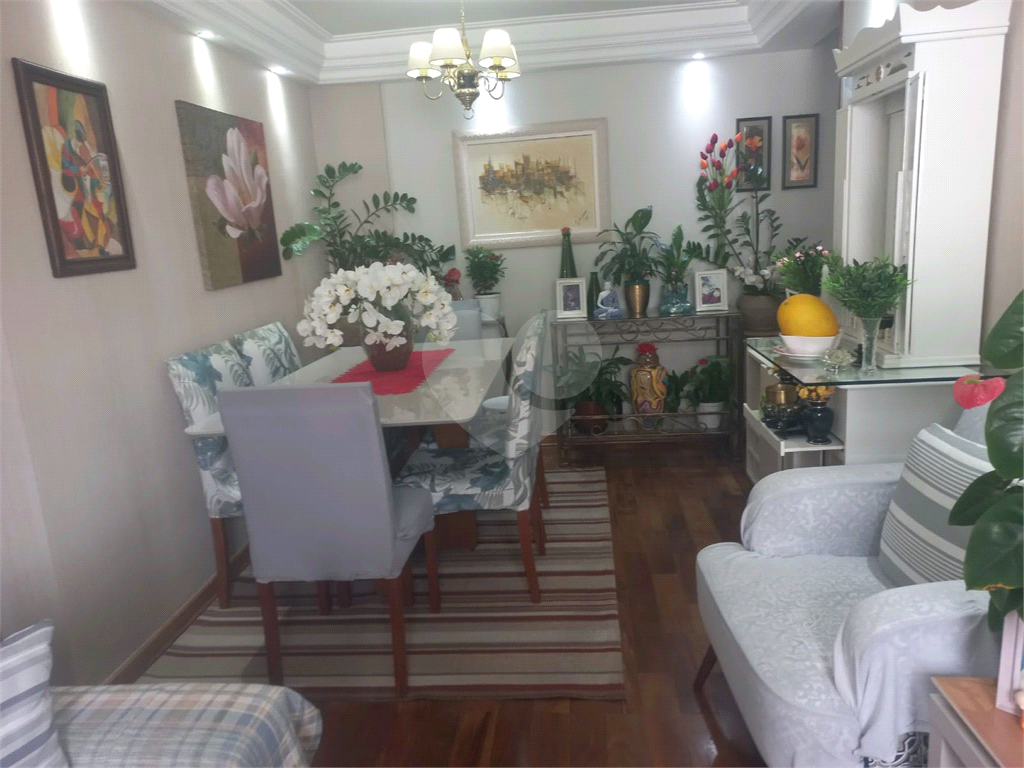 APARTAMENTO em PARQUE BRISTOL