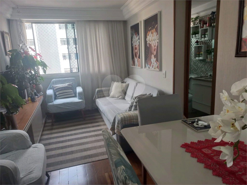 APARTAMENTO em PARQUE BRISTOL