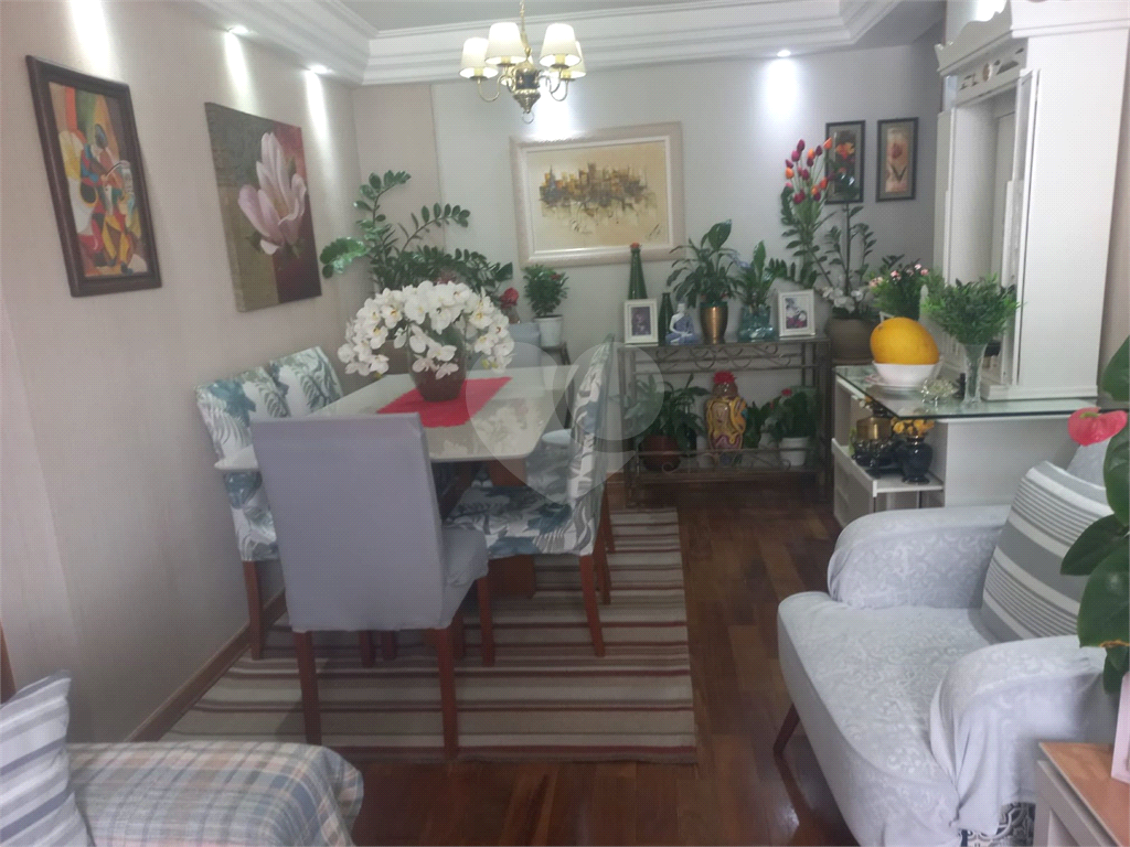 APARTAMENTO em PARQUE BRISTOL