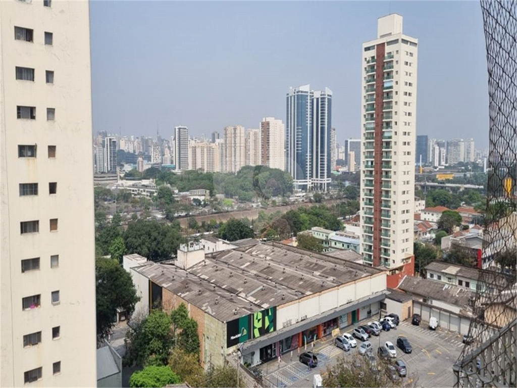APARTAMENTO em CASA VERDE