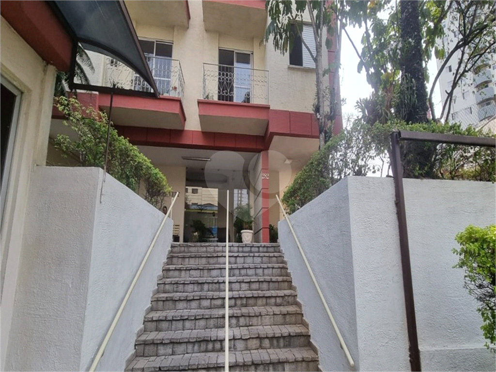 APARTAMENTO em CASA VERDE