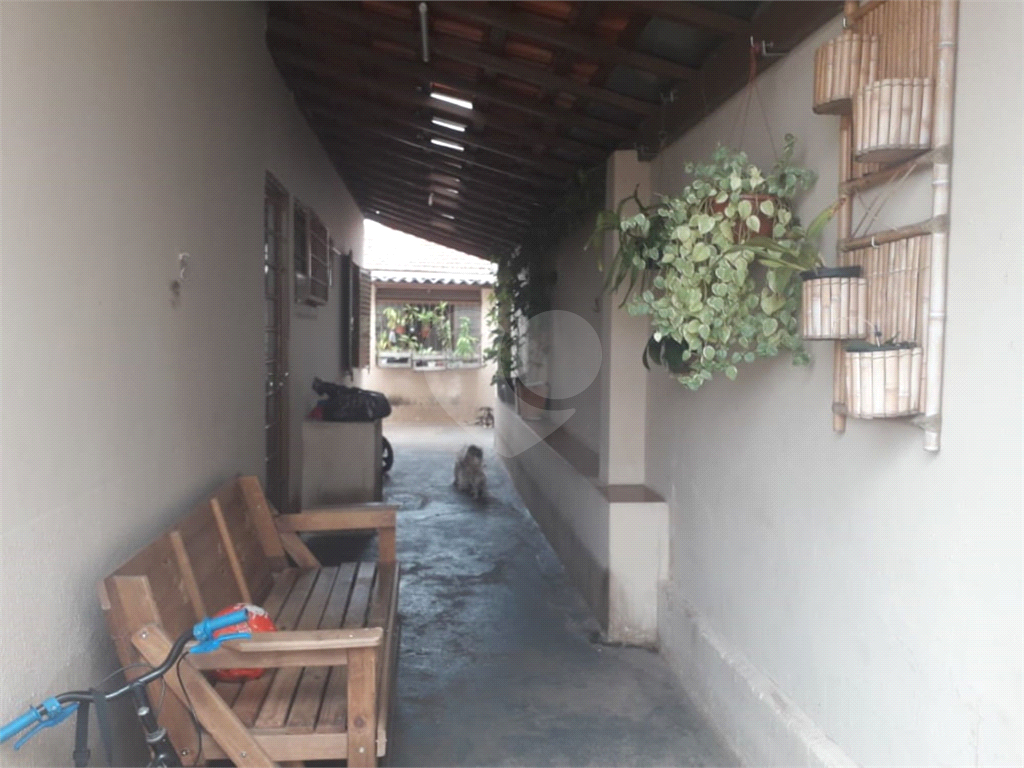 Casa à venda com 3 quartos, 100m² - Foto 1