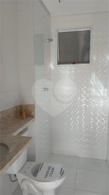 Apartamento de 2 dormitórios em Condomínio Fechado no Parque Vitória.