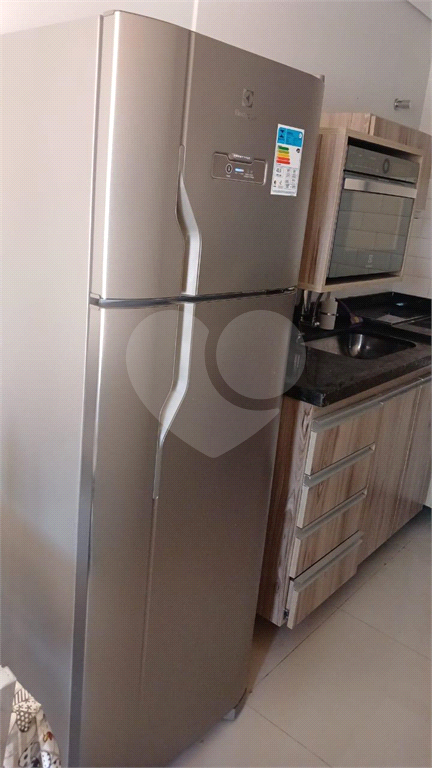Apartamento de 2 dormitórios em Condomínio Fechado no Parque Vitória.