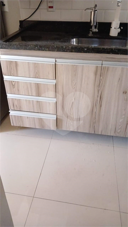 Apartamento de 2 dormitórios em Condomínio Fechado no Parque Vitória.