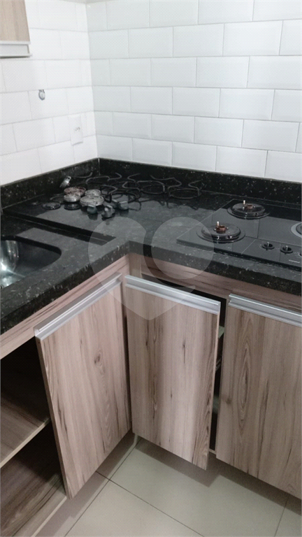 Apartamento de 2 dormitórios em Condomínio Fechado no Parque Vitória.