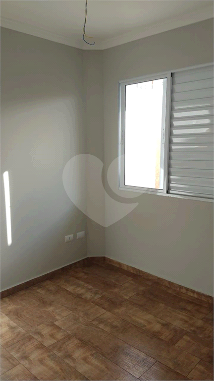 Apartamento de 2 dormitórios em Condomínio Fechado no Parque Vitória.