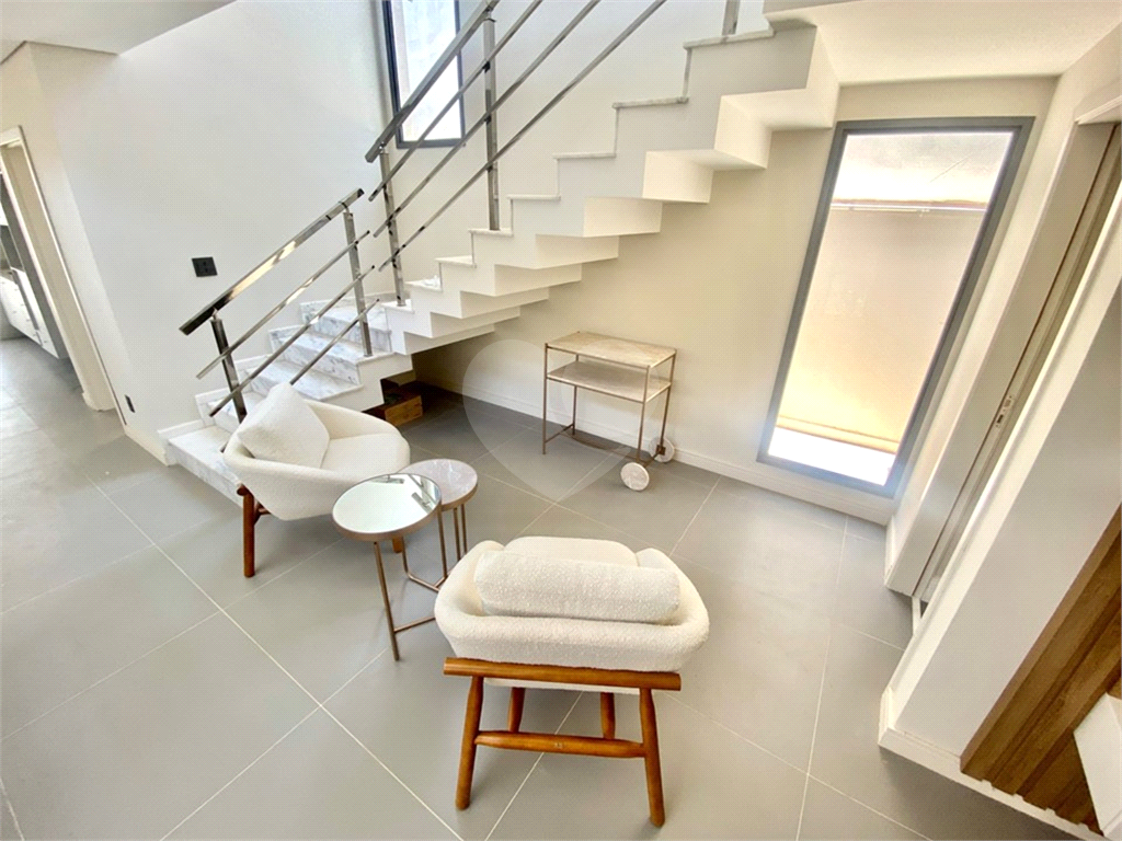 Casa de Condomínio à venda com 3 quartos, 238m² - Foto 4