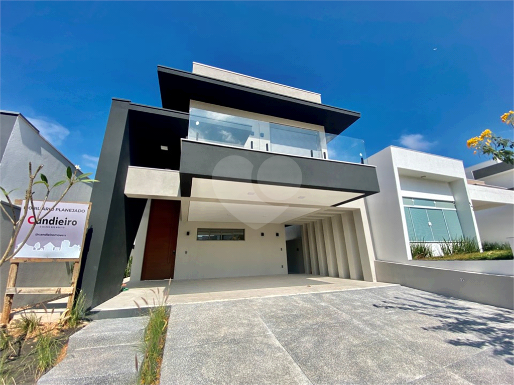 Casa de Condomínio à venda com 3 quartos, 238m² - Foto 1