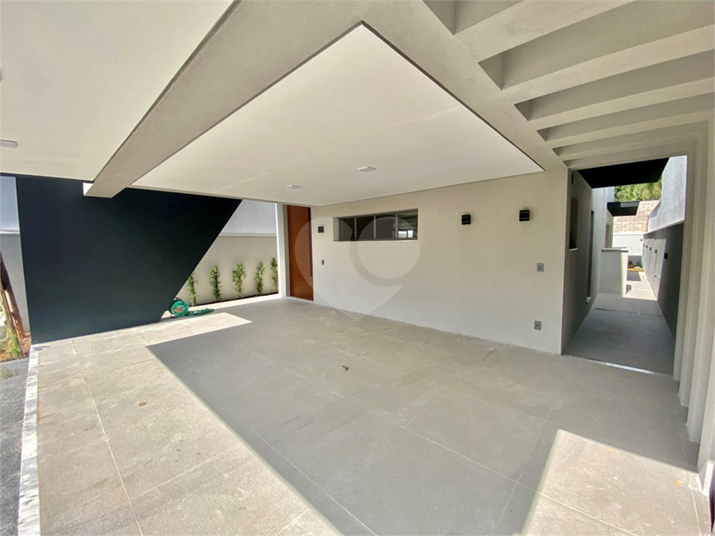 Casa de Condomínio à venda com 3 quartos, 238m² - Foto 2