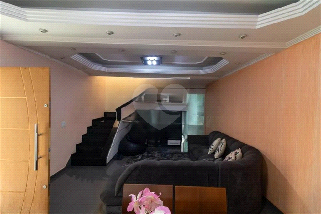 Casa à Venda | 190 m² | 4 dormitórios, 1 suíte | 5 vagas na Vila Ponte Rasa!