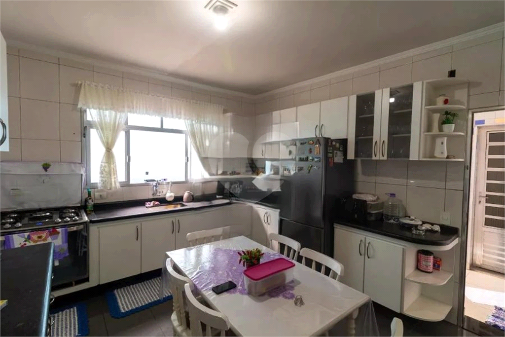 Casa à Venda | 190 m² | 4 dormitórios, 1 suíte | 5 vagas na Vila Ponte Rasa!