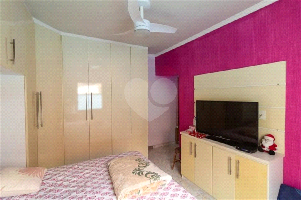 Casa à Venda | 190 m² | 4 dormitórios, 1 suíte | 5 vagas na Vila Ponte Rasa!