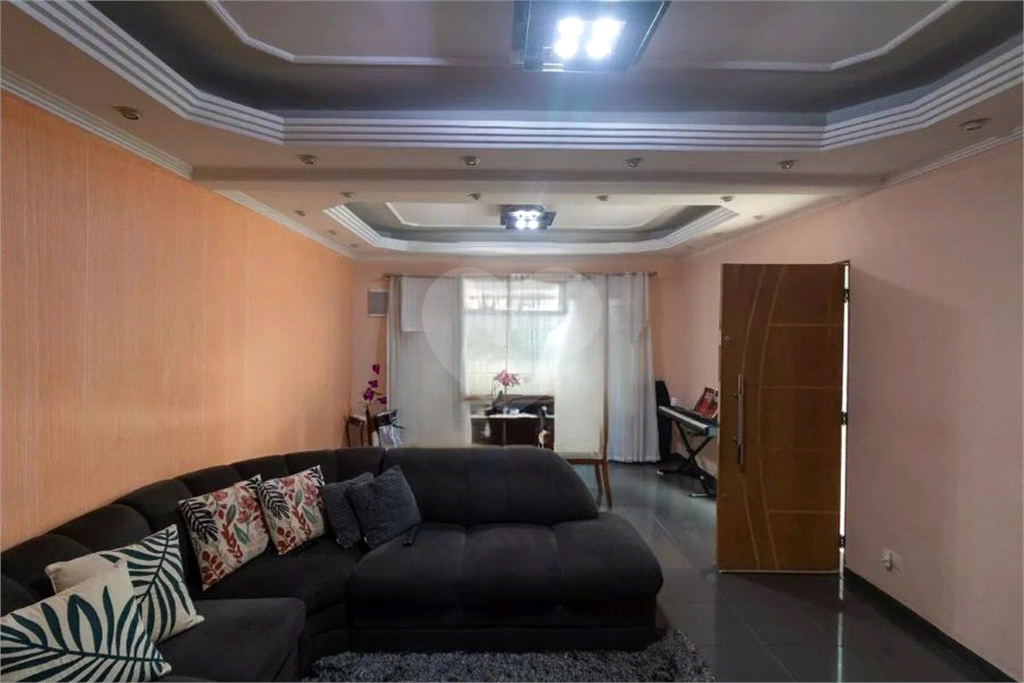 Casa à Venda | 190 m² | 4 dormitórios, 1 suíte | 5 vagas na Vila Ponte Rasa!