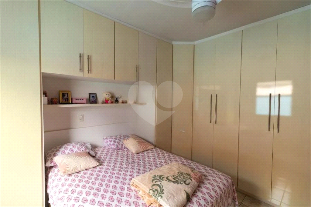 Casa à Venda | 190 m² | 4 dormitórios, 1 suíte | 5 vagas na Vila Ponte Rasa!