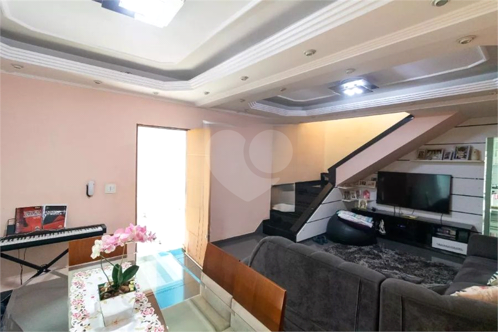 Casa à Venda | 190 m² | 4 dormitórios, 1 suíte | 5 vagas na Vila Ponte Rasa!