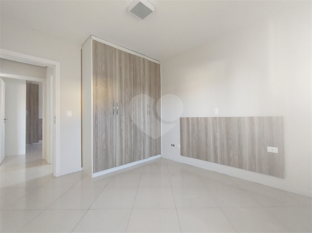 Apartamento para alugar com 2 quartos, 65m² - Foto 10