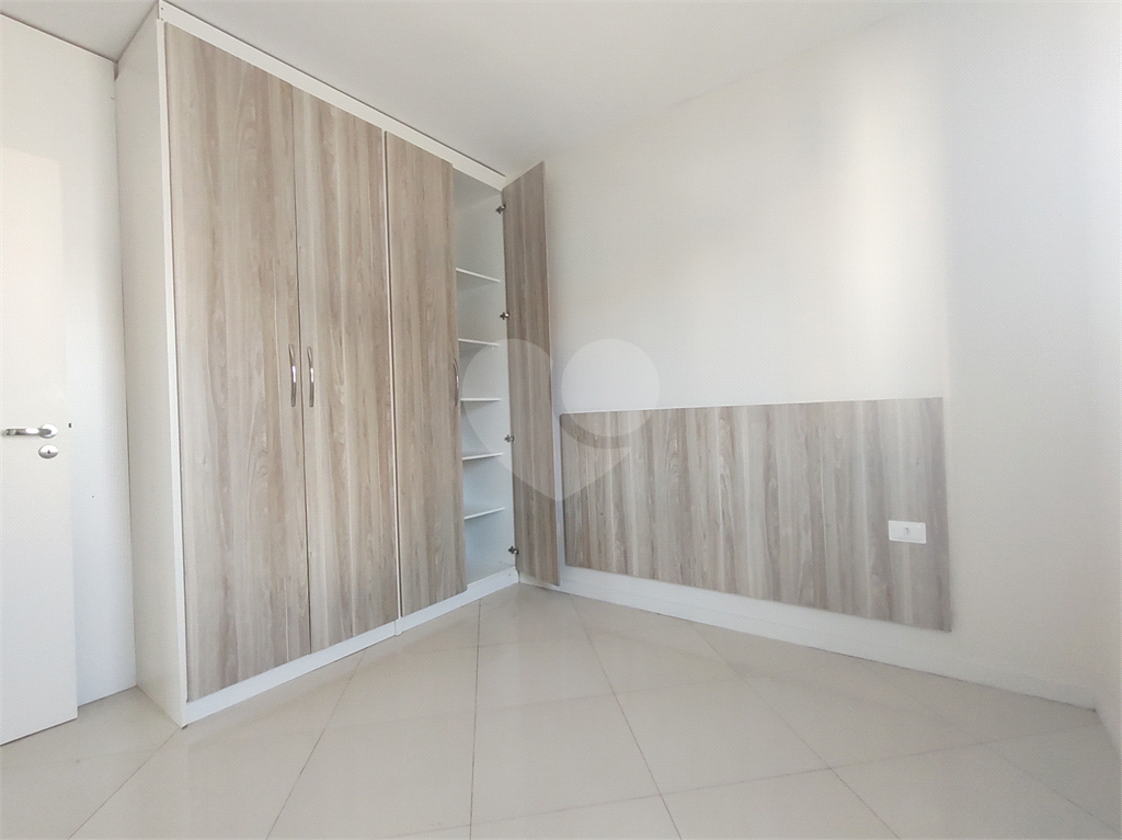 Apartamento para alugar com 2 quartos, 65m² - Foto 16