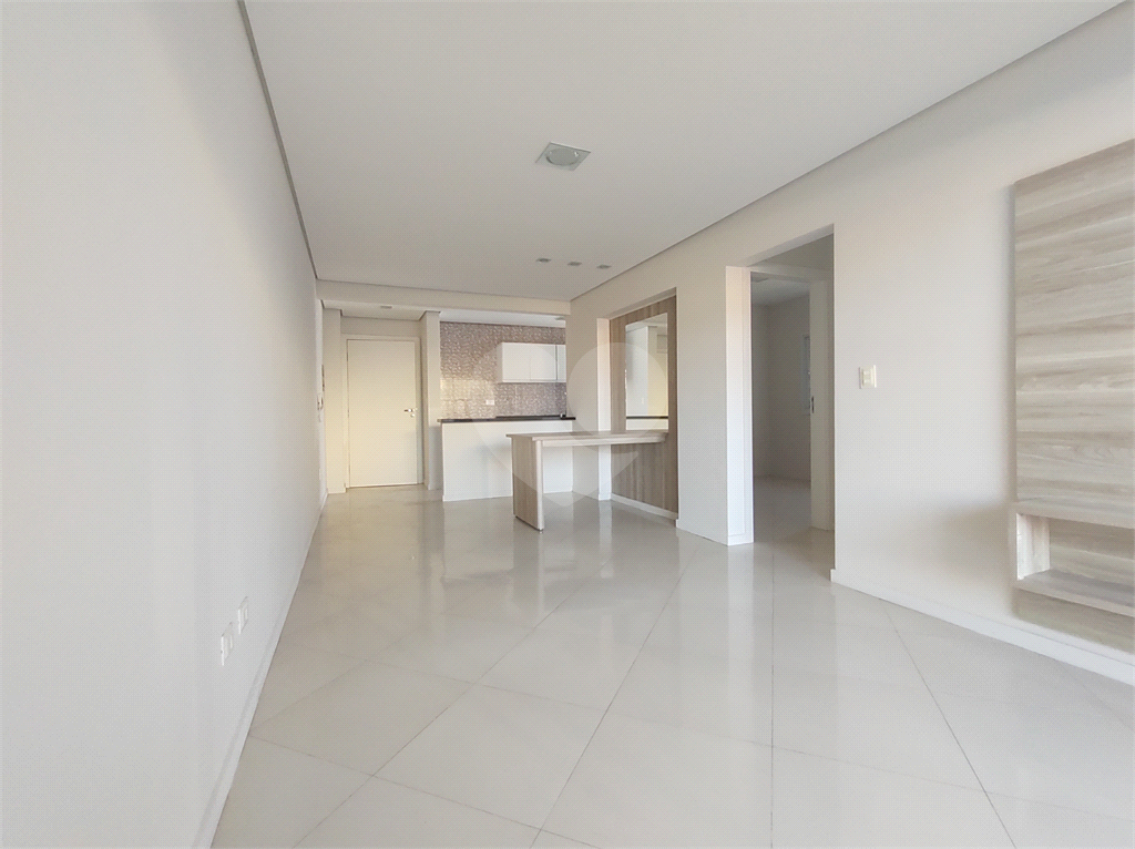 Apartamento para alugar com 2 quartos, 65m² - Foto 8